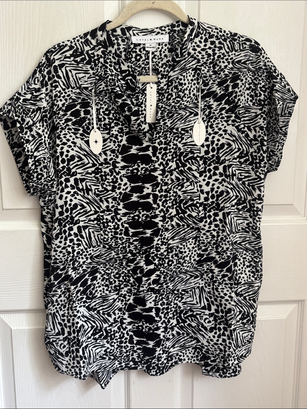New Loyal Hana Black & White Mixed Animal Print Blouse breastfeeding size Medium